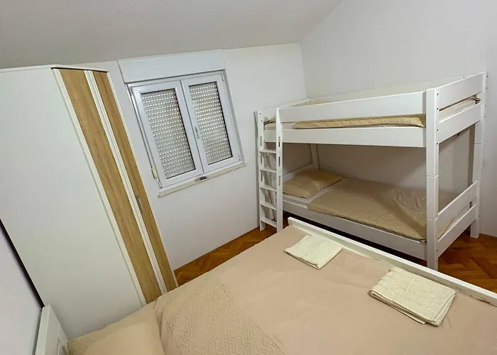 Sea View Ciovo 아파트 트로기르